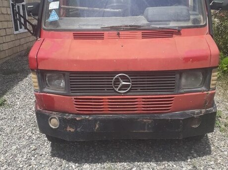 Mercedes 208 D
