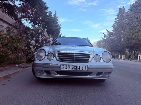 Mercedes E 200