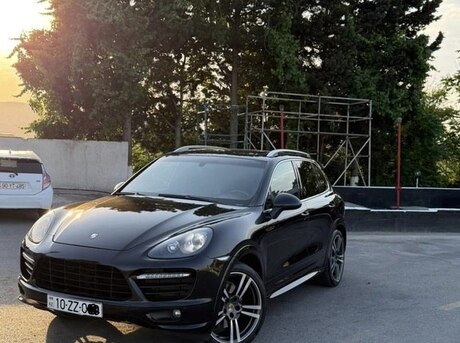 Porsche Cayenne GTS 2013