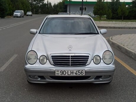 Mercedes E 240