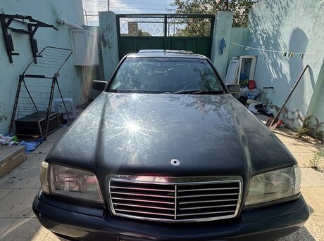 Mercedes C 180