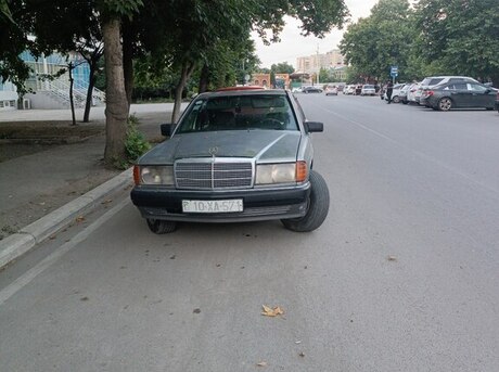 Mercedes 190