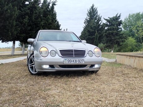 Mercedes E 240