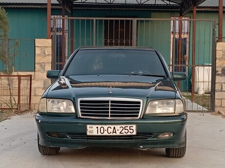 Mercedes C 180