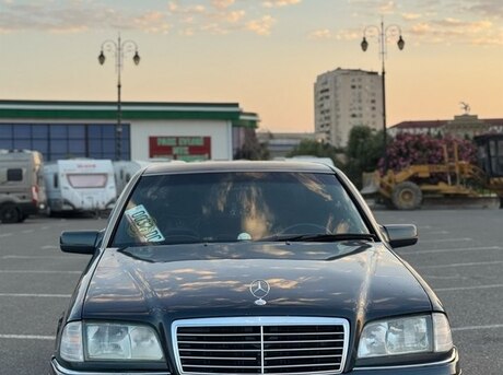 Mercedes C 200
