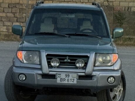 Mitsubishi Pajero io