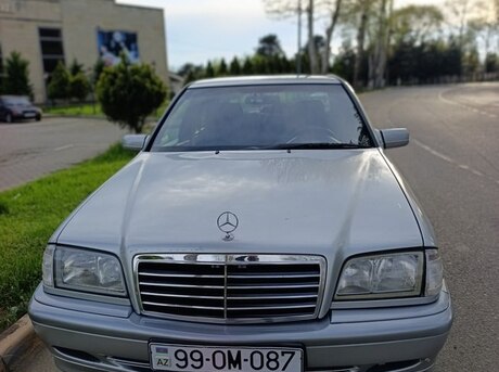 Mercedes C 180
