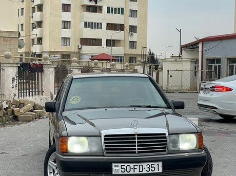 Mercedes 190