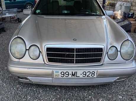 Mercedes E 220