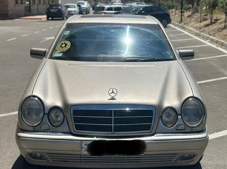 Mercedes E 320