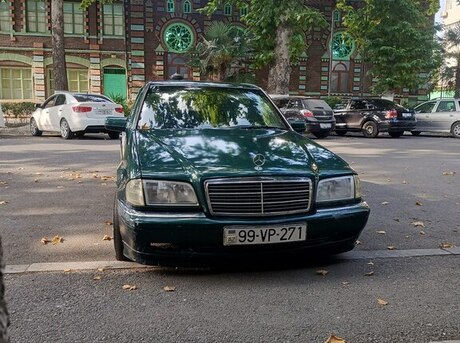 Mercedes C 180