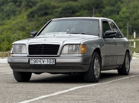 Mercedes 220 E
