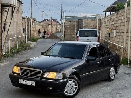 Mercedes C 200