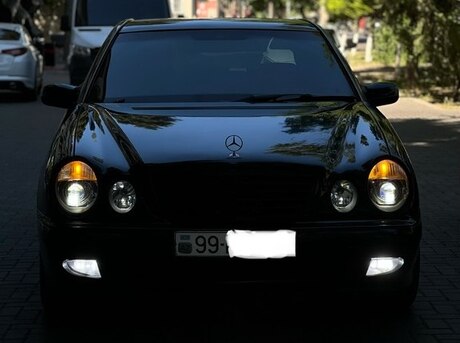 Mercedes E 270