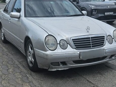 Mercedes E 220