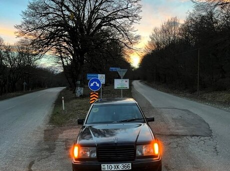 Mercedes 260 E