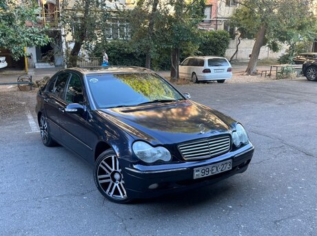 Mercedes C 200