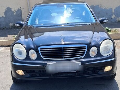 Mercedes E 240