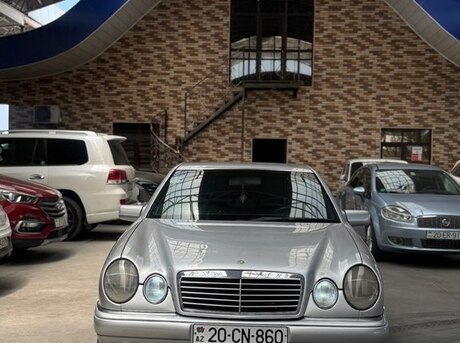 Mercedes E 240