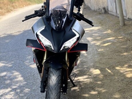 CFMOTO 450 SR