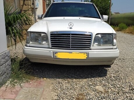 Mercedes 220 E