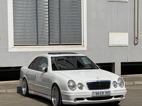 Mercedes E 320