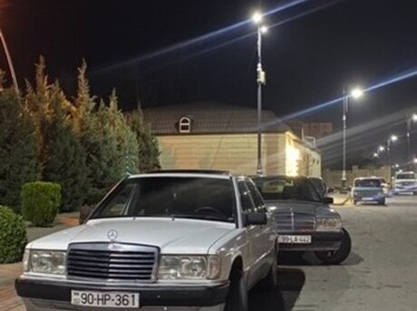 Mercedes 190
