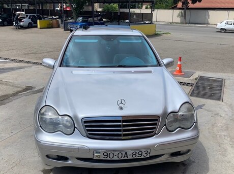 Mercedes C 240
