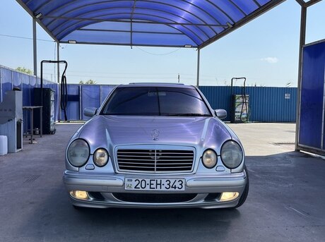 Mercedes E 220