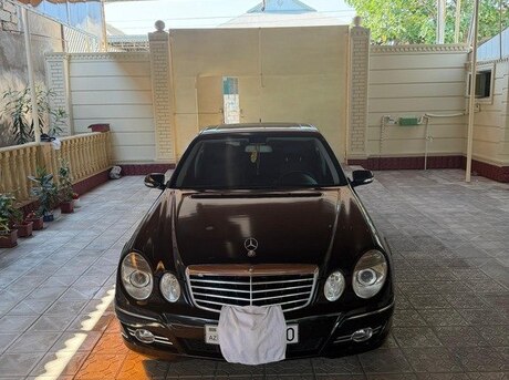 Mercedes E 220