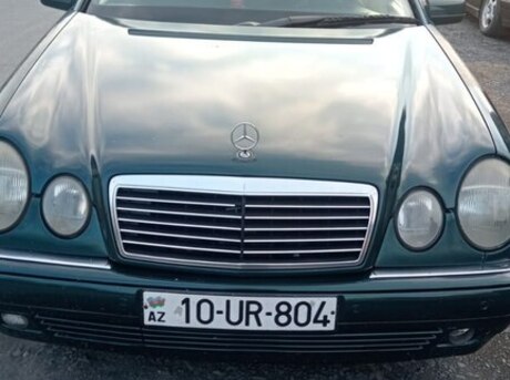 Mercedes E 230