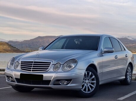 Mercedes E 220