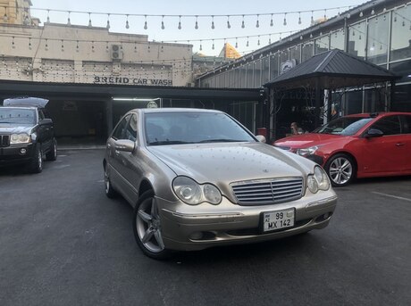 Mercedes C 240