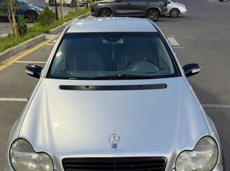 Mercedes C 200