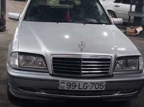 Mercedes C 200