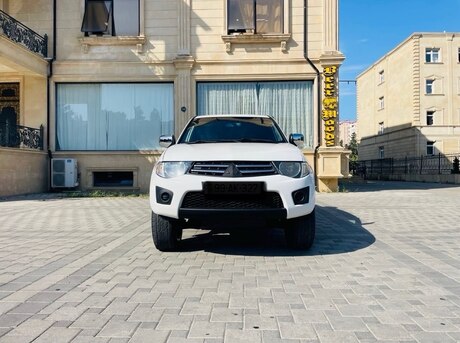 Mitsubishi L200