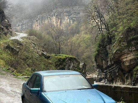 Mercedes C 180