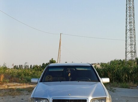 Mercedes C 180