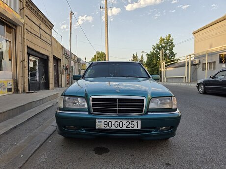 Mercedes C 240