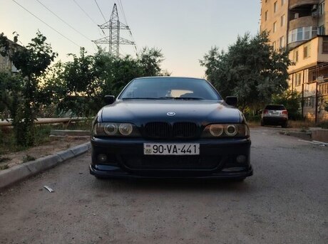 BMW 528