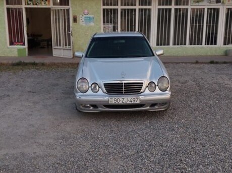 Mercedes E 220