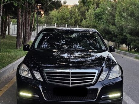 Mercedes E 200