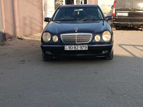 Mercedes E 240