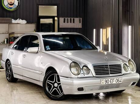 Mercedes E 300