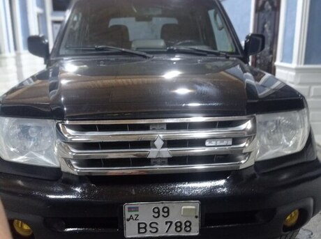 Mitsubishi Pajero io