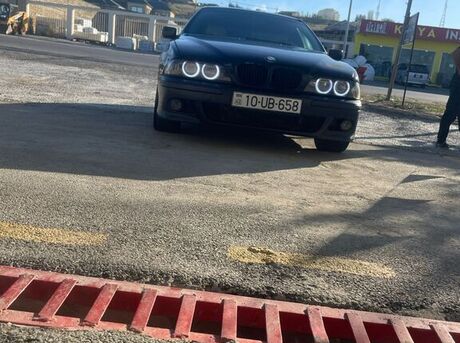 BMW 523