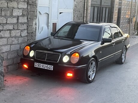 Mercedes E 230