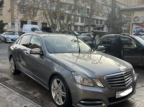 Mercedes E 220