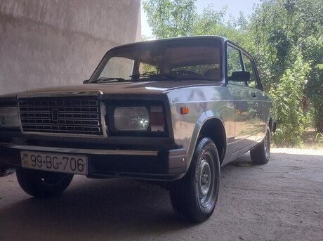 LADA (VAZ) 2107