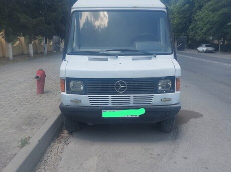 Mercedes 208 D